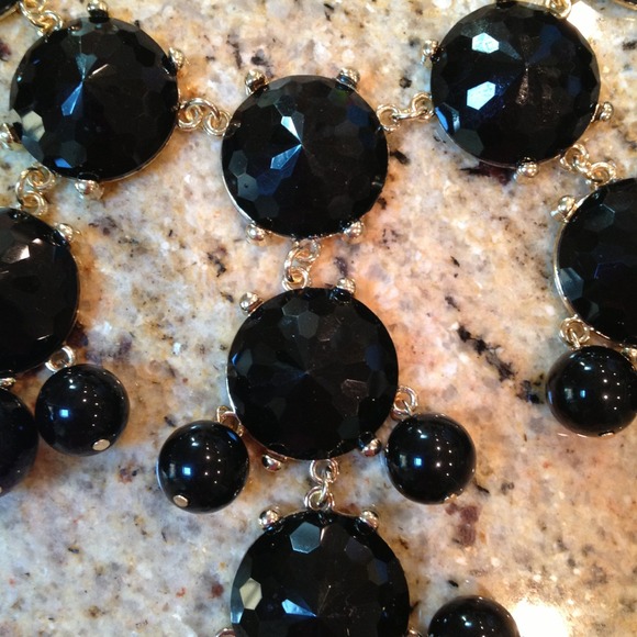 Necklace. 🔴NO TRADE🔴 - Picture 2 of 2