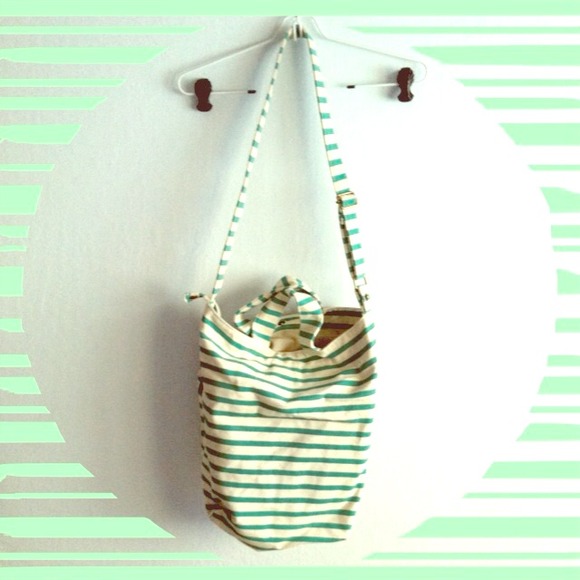 ✳️sold✳️ Big teal striped canvas bucket bag