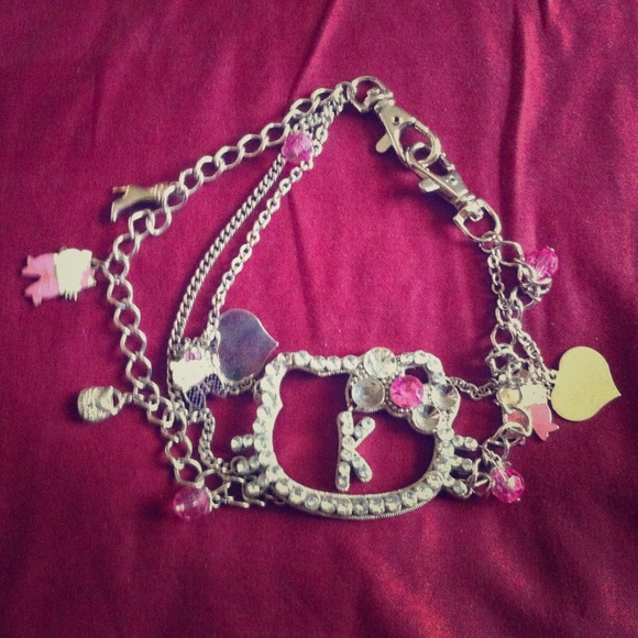 hello kitty necklace