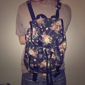 🔒HOLD🔒Floral backpack purse