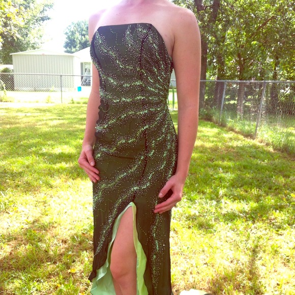 Glamour gown by Riva Designs