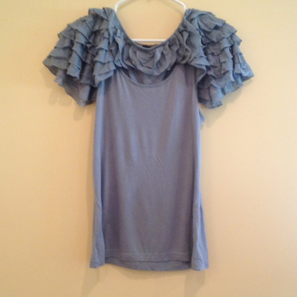 🎉HOST PICK x2 🎉NWT Anthropology ruffled top.