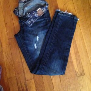 Skyline Paige Denim, 98% cotton 2% spandex.