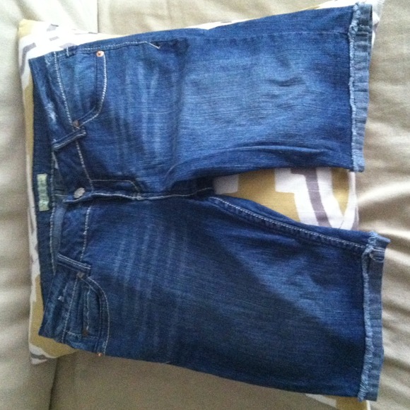 Shorts - Picture 3 of 4