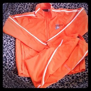 REDUCED✨Hooters sweatsshirt only-