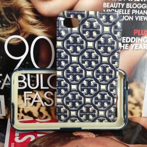 💯Authentic Tory Burch iPhone 4/4s case.