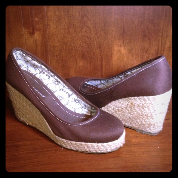 Montego Bay Club Shoes - 👠 Brown Wedge Show size 8