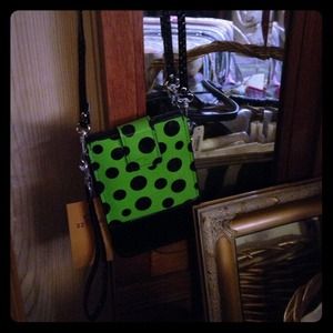 🍀green polka dot clutch🍀