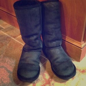 ⭕HOLD⭕Black Uggs