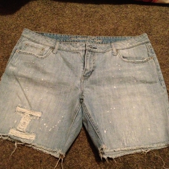🚫sold! AE Bermuda shorts! :)