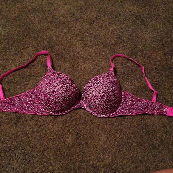 🚫sold in bundle! Victoria's Secret bra! :)