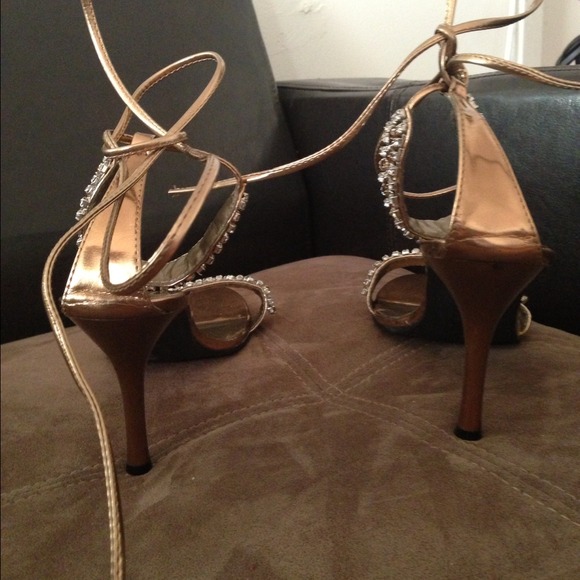 *SOLD IN BUNDLE*Shoes - Picture 3 of 4