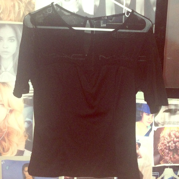Sweetheart meshed top