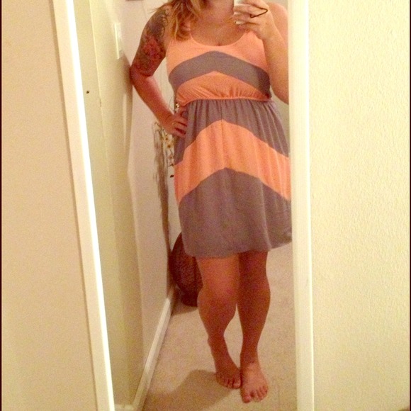 ⛔⛔SOLD⛔⛔Coral and Grey Chevron Dress