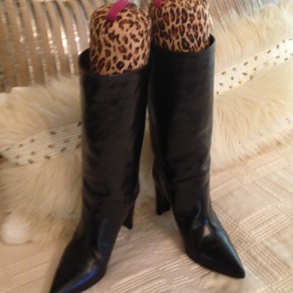 🎉HOST PICK🎉 Stuart Weitzman chic & party ready!