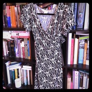 Max studio b/w wrap dress
