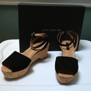 Ann Taylor Sandals PRICE CUT🌟🌟. NEVER WORN!!