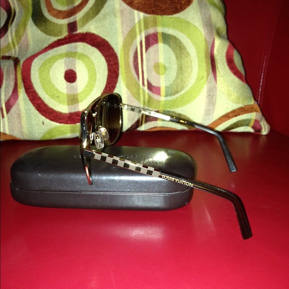 Louis Vuitton ATTITUDE PILOTE Sunglasses - Picture 2 of 4