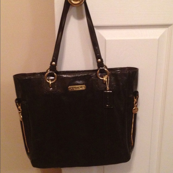 Brown coach tote bag