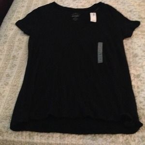 Black short sleeve tee