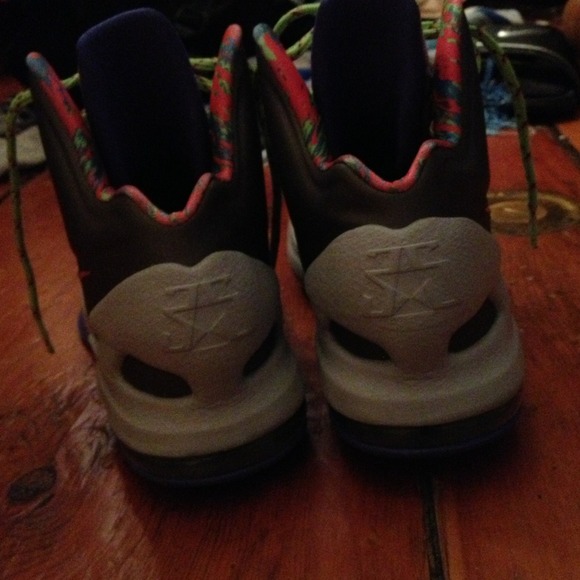 🔥Kd v splatters🔥 - Picture 2 of 4