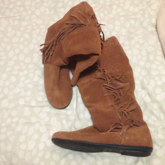 Brown suede fringe boots sz. 9