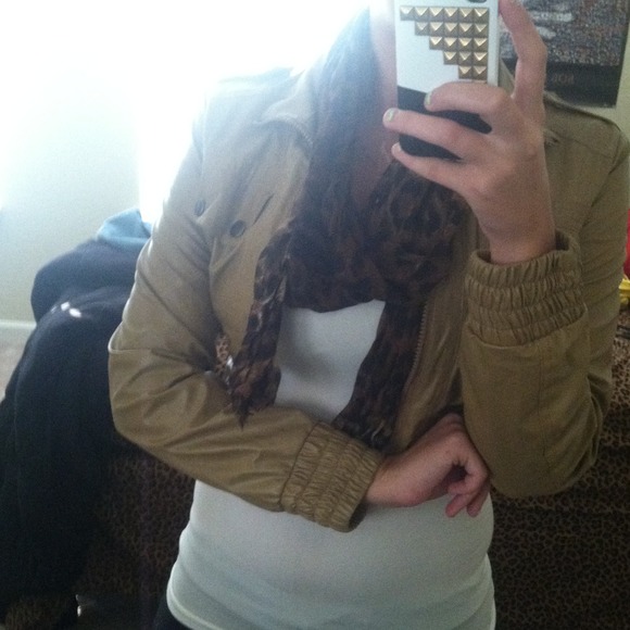 Beige jacket - Picture 3 of 3