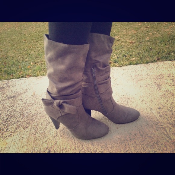 Apt. 9 Boots - Suede Gray Boots
