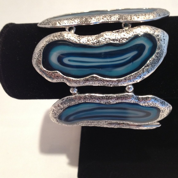 Bracelet - Picture 1 of 2