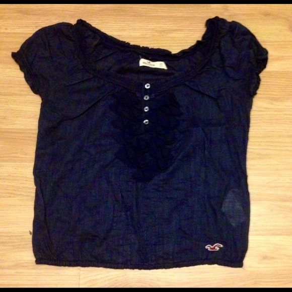 Hollister top