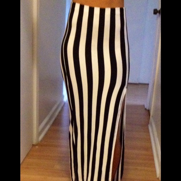 Black & white pin-striped high-waist skirt