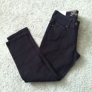 REDUCED Taylor Extend-tab Cropped Jean