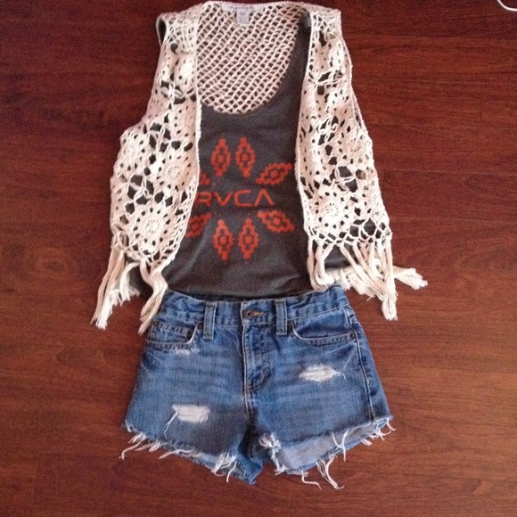 Distressed high waisted shorts