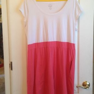 White top peach bottom dress with pockets