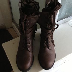 💥💥SOLD💥💥  Brown boots ..:)