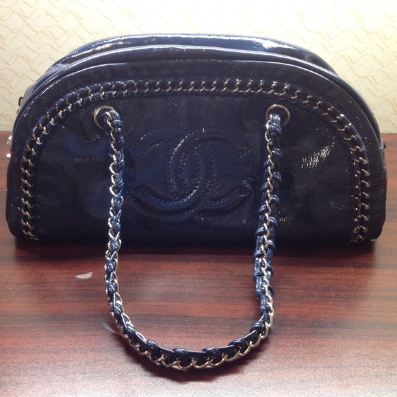 ❌🚫sold🚫❌100% authentic Chanel luxe ligne bowler