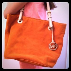 💯 Authentic Michael Kors purse.