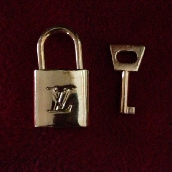 💼 LV Lock and Key 💼