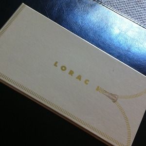 Lorac unzipped pallet