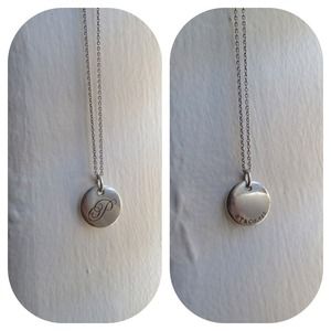 🎀Tiffany & Co. round pendant letter "P"