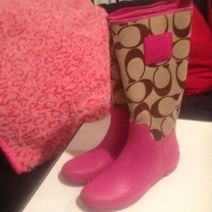Pink Coach Rain Boots!☔