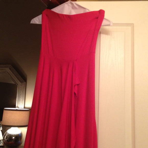 Comfy strapless cotton red sundress.
