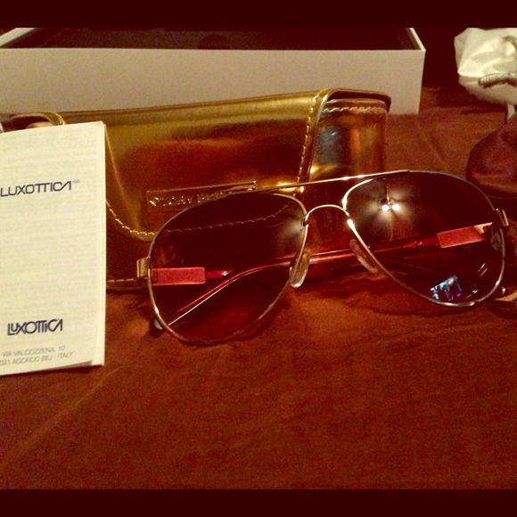 Authentic Tory burch sunglasses!!paypal ONLY!!!!