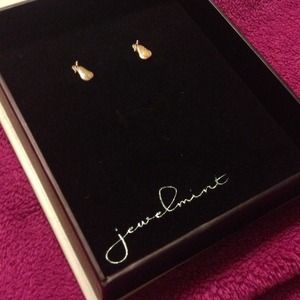 Jewelmint Pear Earring studs