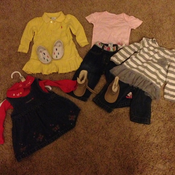 Lot of baby girl clothes ranging from 6-12 months
