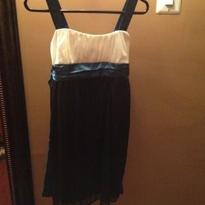 Cute dress perfect for the holidays! I have two !