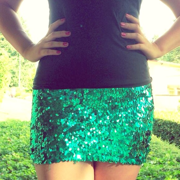 Dresses & Skirts - 💔SOLD💔 - Emerald sequin mini skirt