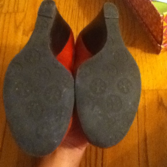 Tory burch burgundy wedges - Picture 3 of 4