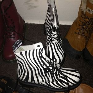 Dr martens boot never worn