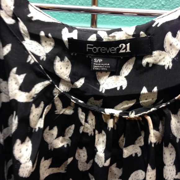 Black and white blouse with fox print - Picture 3 of 3